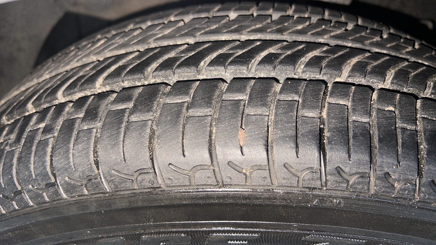 Used 2021 Hyundai Santro Sportz AMT Petrol Automatic tyres LEFT FRONT TYRE TREAD VIEW