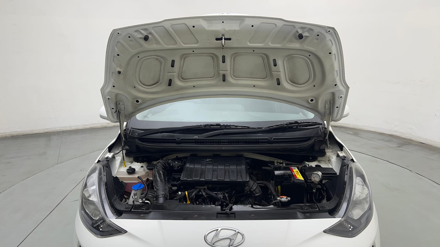Used 2022 Hyundai Grand i10 Nios Sportz 1.2 Kappa VTVT CNG Cng Manual engine ENGINE & BONNET OPEN FRONT VIEW