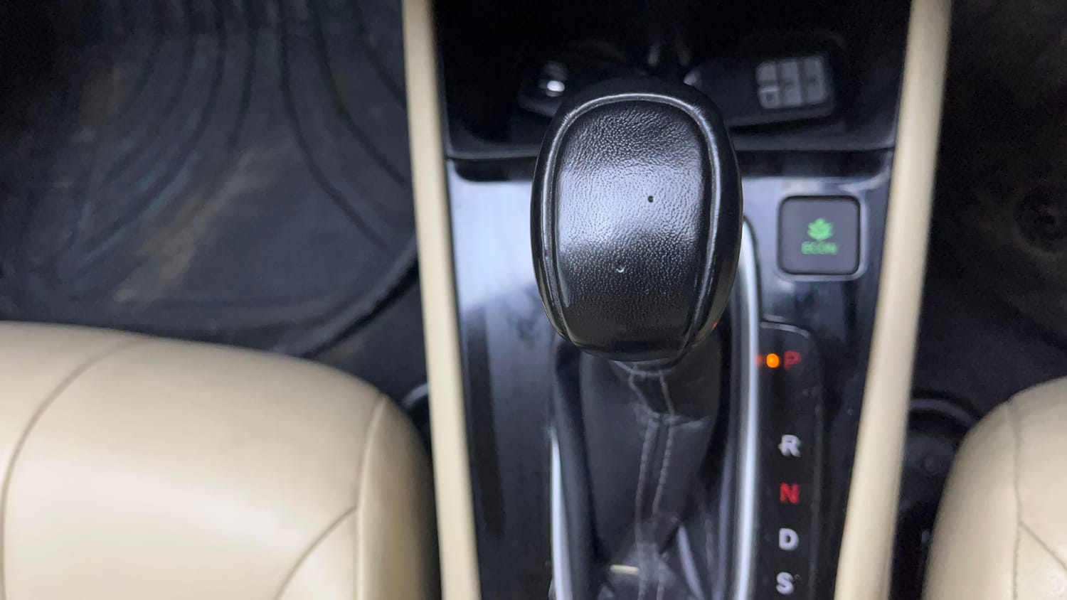 Used 2022 Honda City ZX CVT Petrol Petrol Automatic interior GEAR  KNOB VIEW