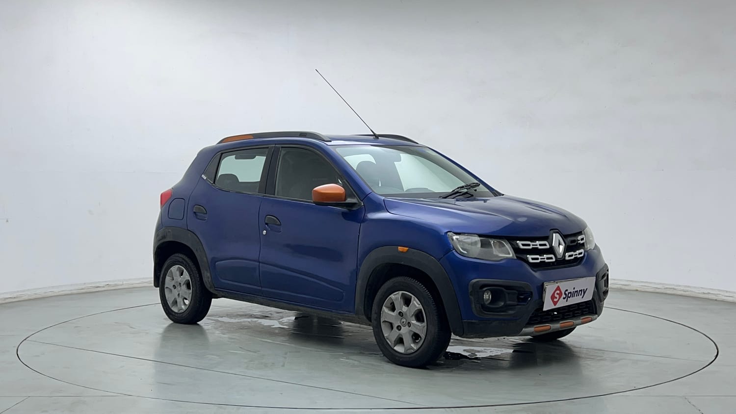 Used 2017 Renault Kwid CLIMBER 1.0 AMT Petrol Automatic exterior RIGHT FRONT CORNER VIEW