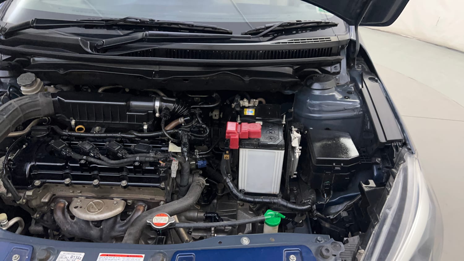Used 2020 Maruti Suzuki Ciaz Alpha Hybrid 1.5 Petrol Manual engine ENGINE LEFT SIDE HINGE & APRON VIEW
