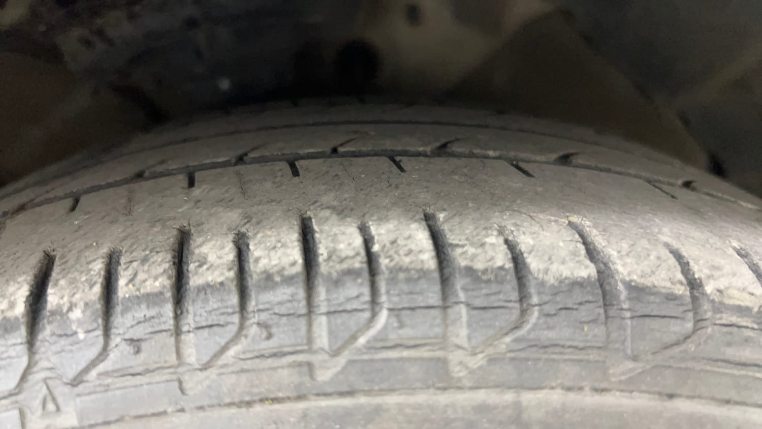 Used 2013 Hyundai Verna Fluidic 1.6 VTVT SX Opt Petrol Manual tyres RIGHT FRONT TYRE TREAD VIEW