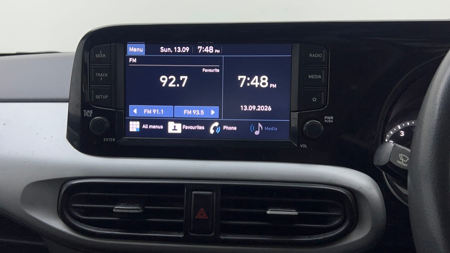 Used 2022 Hyundai Grand i10 Nios Sportz 1.2 Kappa VTVT CNG Cng Manual top_features Integrated (in-dash) music system