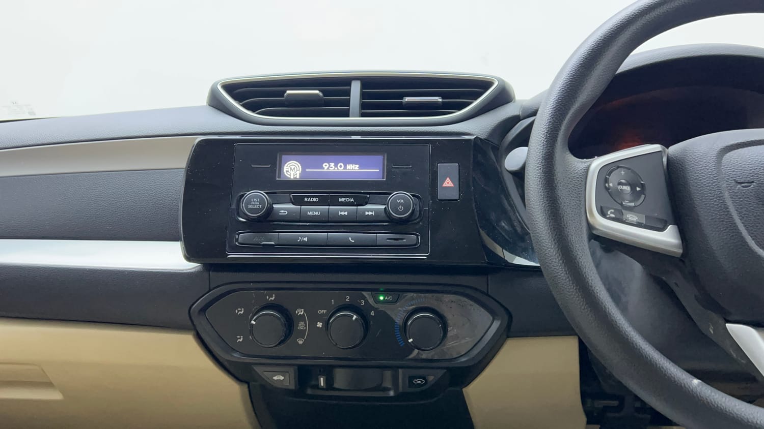 Used 2022 Honda Amaze S MT 1.2 Petrol Petrol Manual interior MUSIC SYSTEM & AC CONTROL VIEW