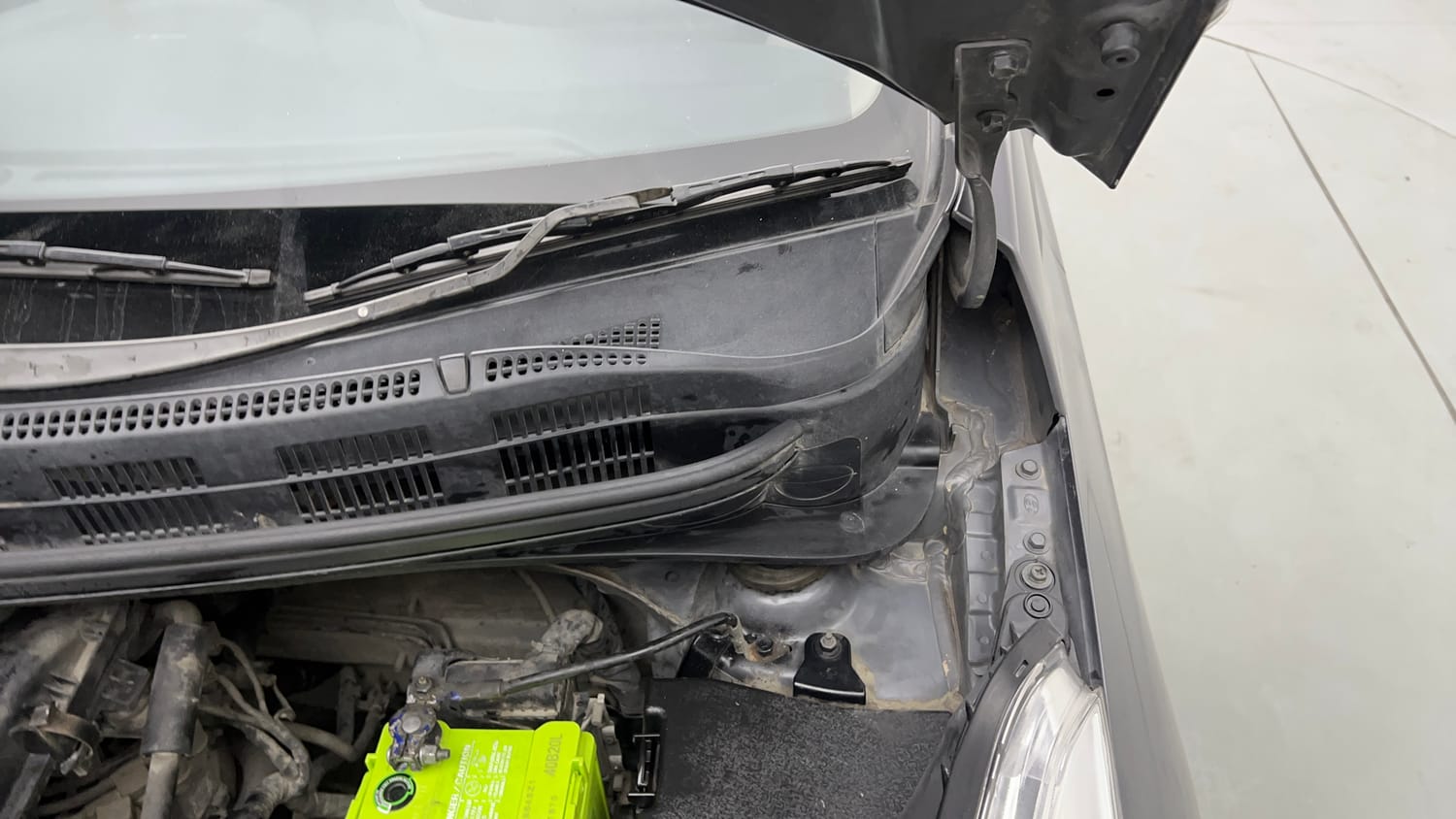 Used 2016 Hyundai Grand i10 Sportz 1.2 Kappa VTVT Petrol Manual engine ENGINE LEFT SIDE HINGE & APRON VIEW
