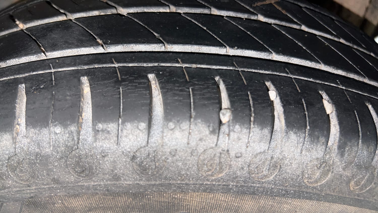 Used 2021 Tata Tiago XT Petrol Manual tyres LEFT REAR TYRE TREAD VIEW