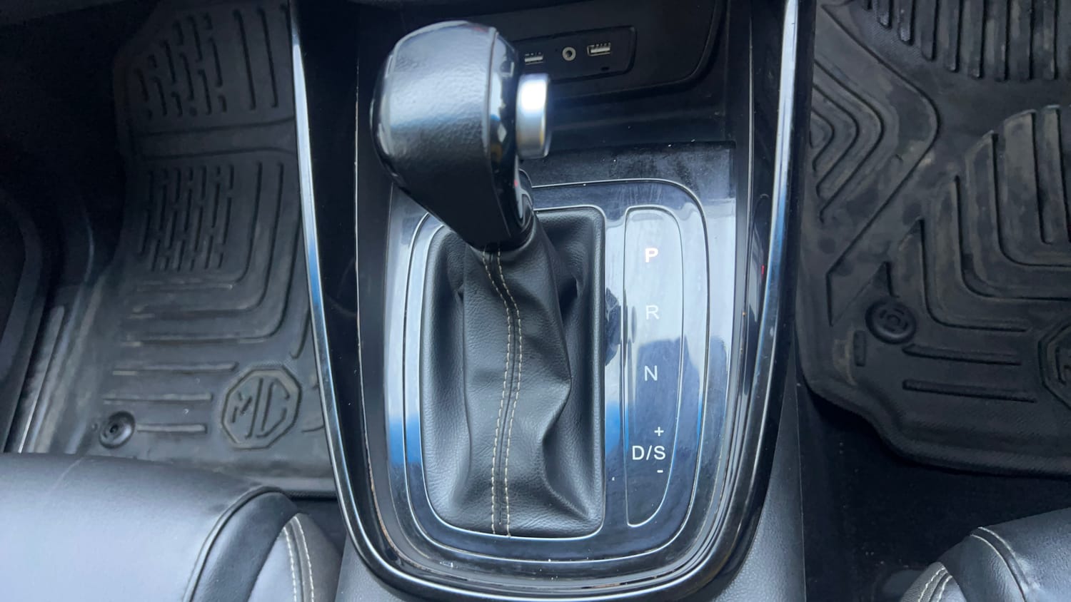 Used 2019 MG Motors Hector Sharp 1.5 DCT Petrol Petrol Automatic interior GEAR  KNOB VIEW