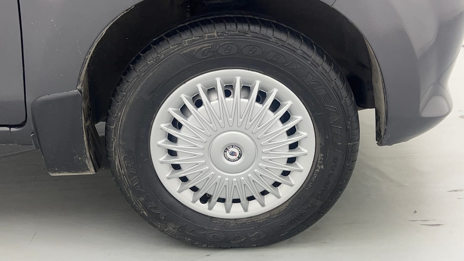 Used 2015 Maruti Suzuki Alto 800 Lxi Petrol Manual tyres RIGHT FRONT TYRE RIM VIEW