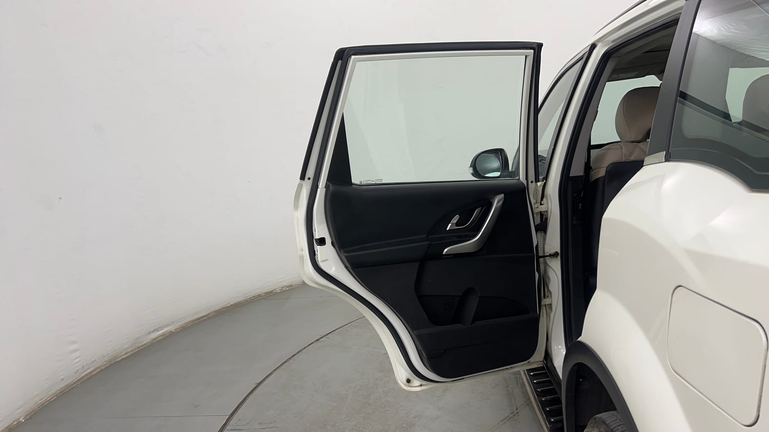 Used 2019 Mahindra XUV500 W9 Diesel Manual interior LEFT REAR DOOR OPEN VIEW