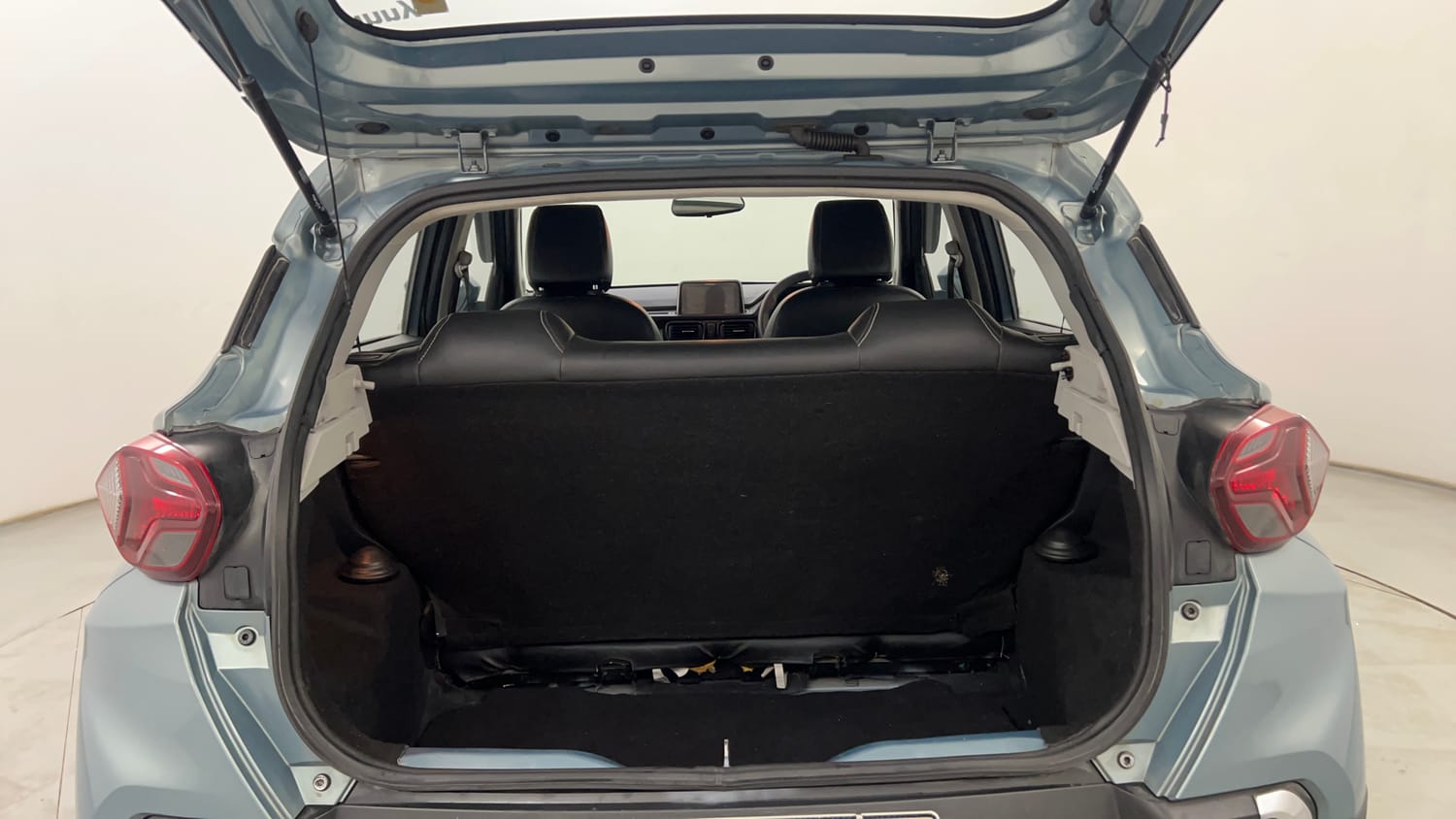 Used 2022 Tata Punch Adventure Rhythm Pack MT Petrol Manual interior DICKY INSIDE VIEW