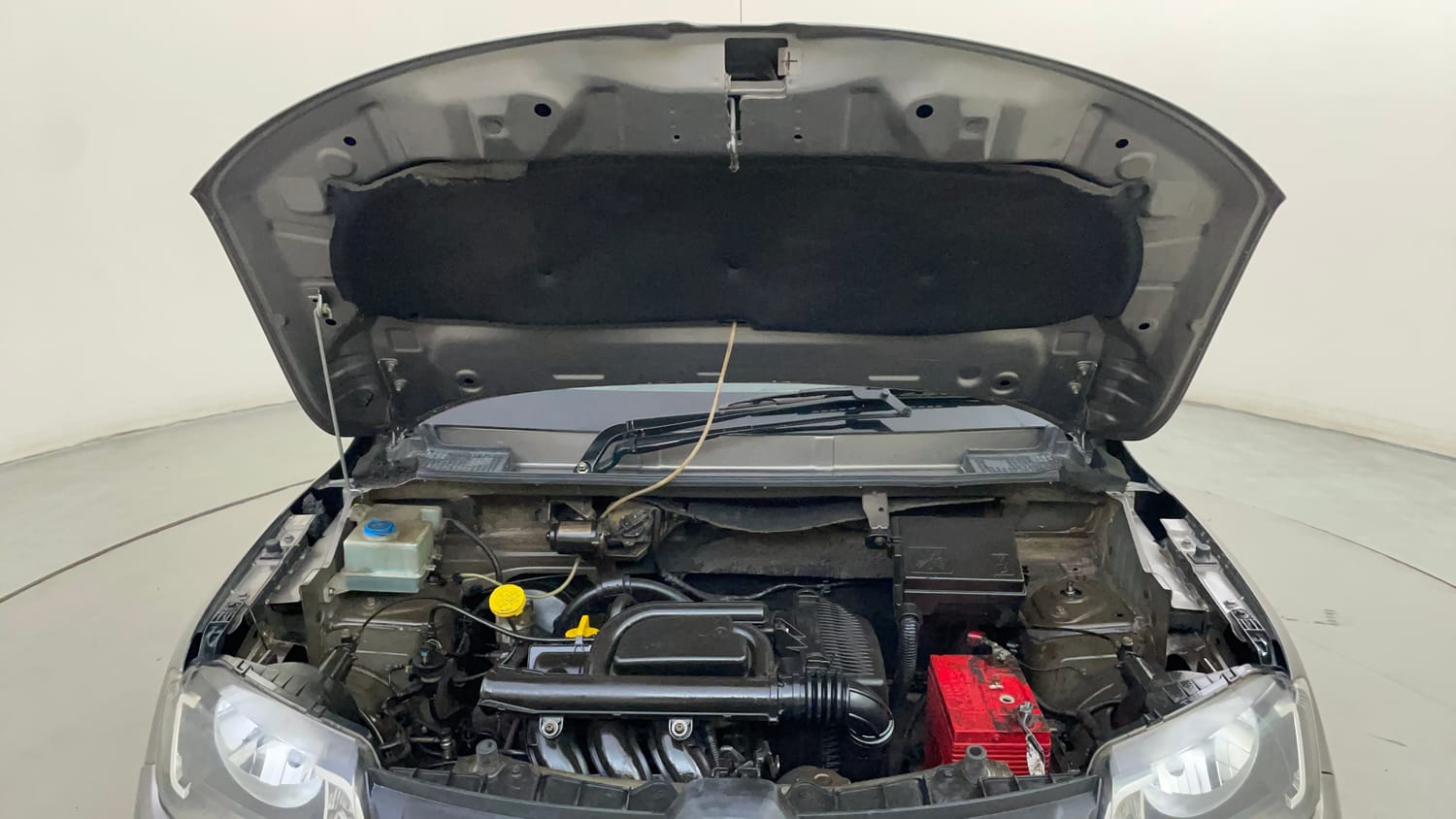 Used 2016 Renault Kwid RXT Petrol Manual engine ENGINE & BONNET OPEN FRONT VIEW