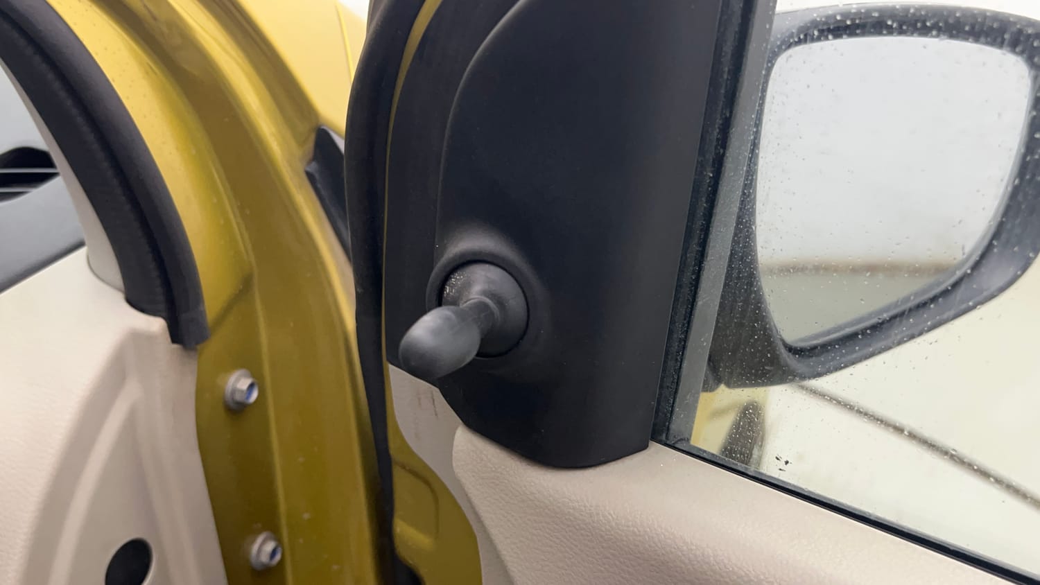 Used 2014 Maruti Suzuki Celerio VXi Petrol Manual top_features Adjustable ORVM