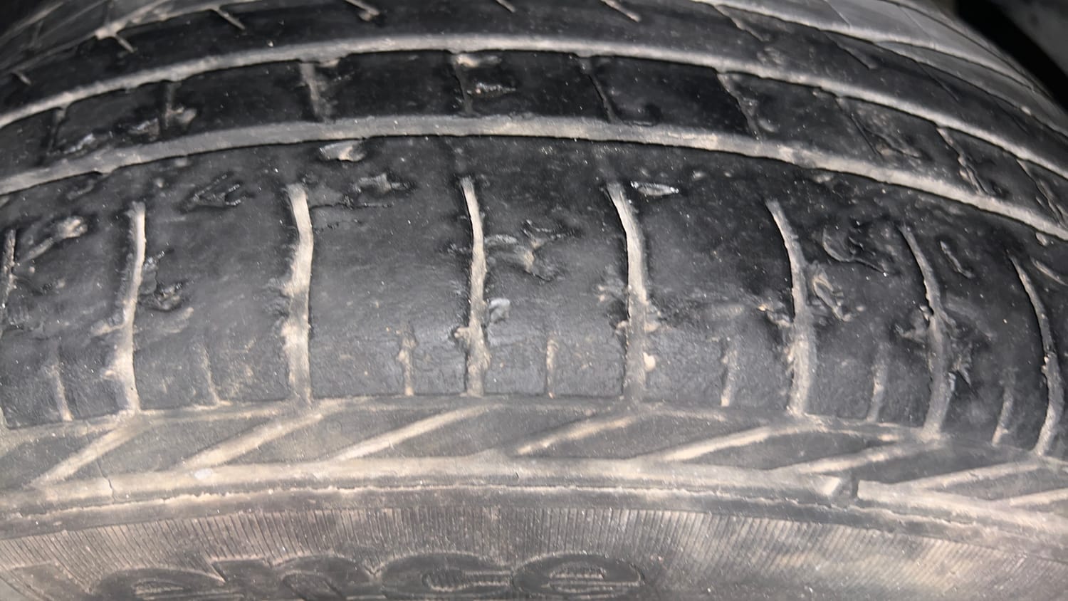 Used 2020 Tata Nexon XZ Plus (O) Dual Tone Petrol Manual tyres LEFT REAR TYRE TREAD VIEW