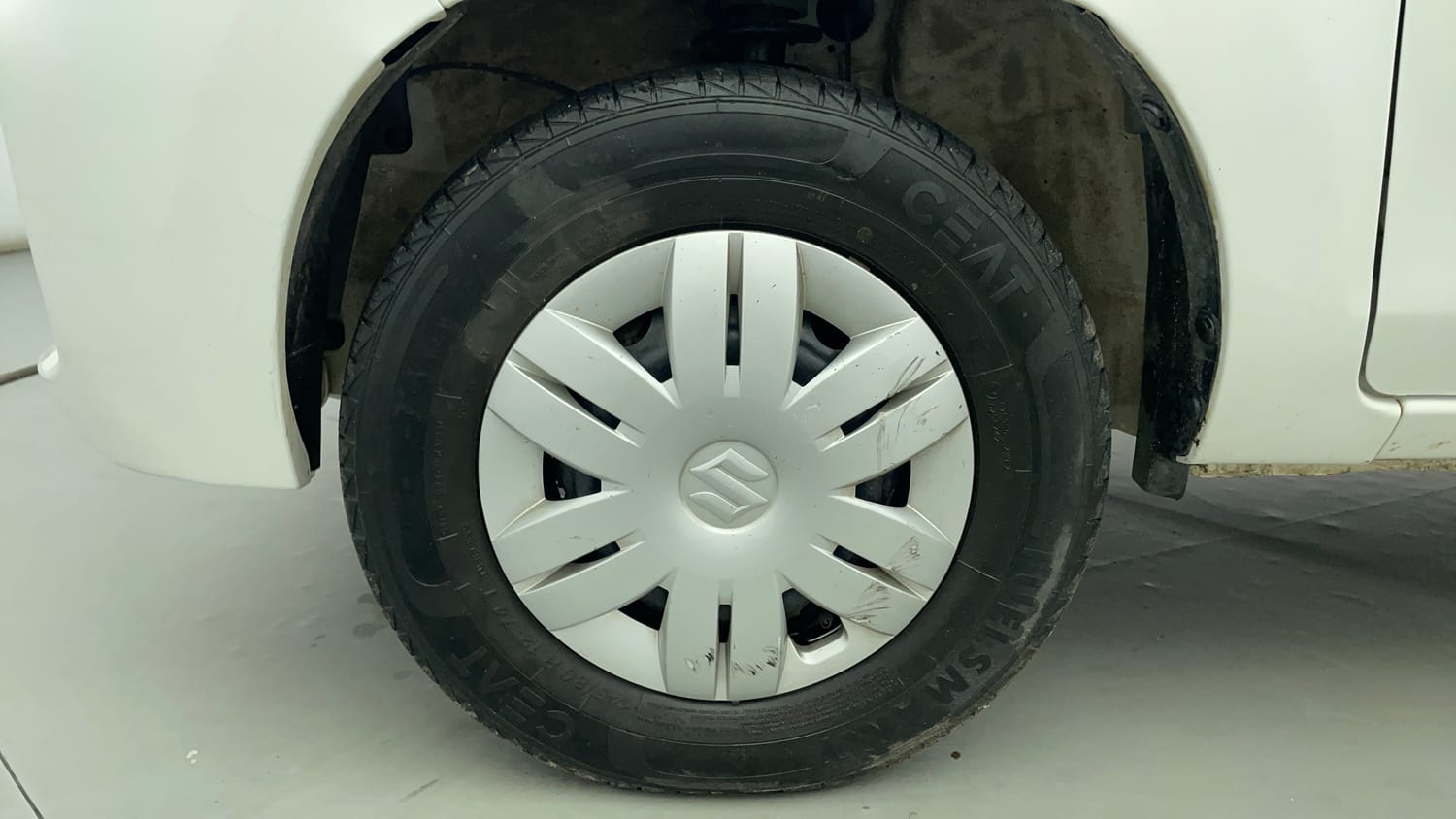 Used 2020 Maruti Suzuki Alto 800 LXi Petrol Manual tyres LEFT FRONT TYRE RIM VIEW