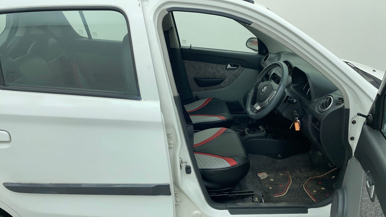 Used 2018 Maruti Suzuki Alto 800 LXi Petrol Manual interior RIGHT SIDE FRONT DOOR CABIN VIEW