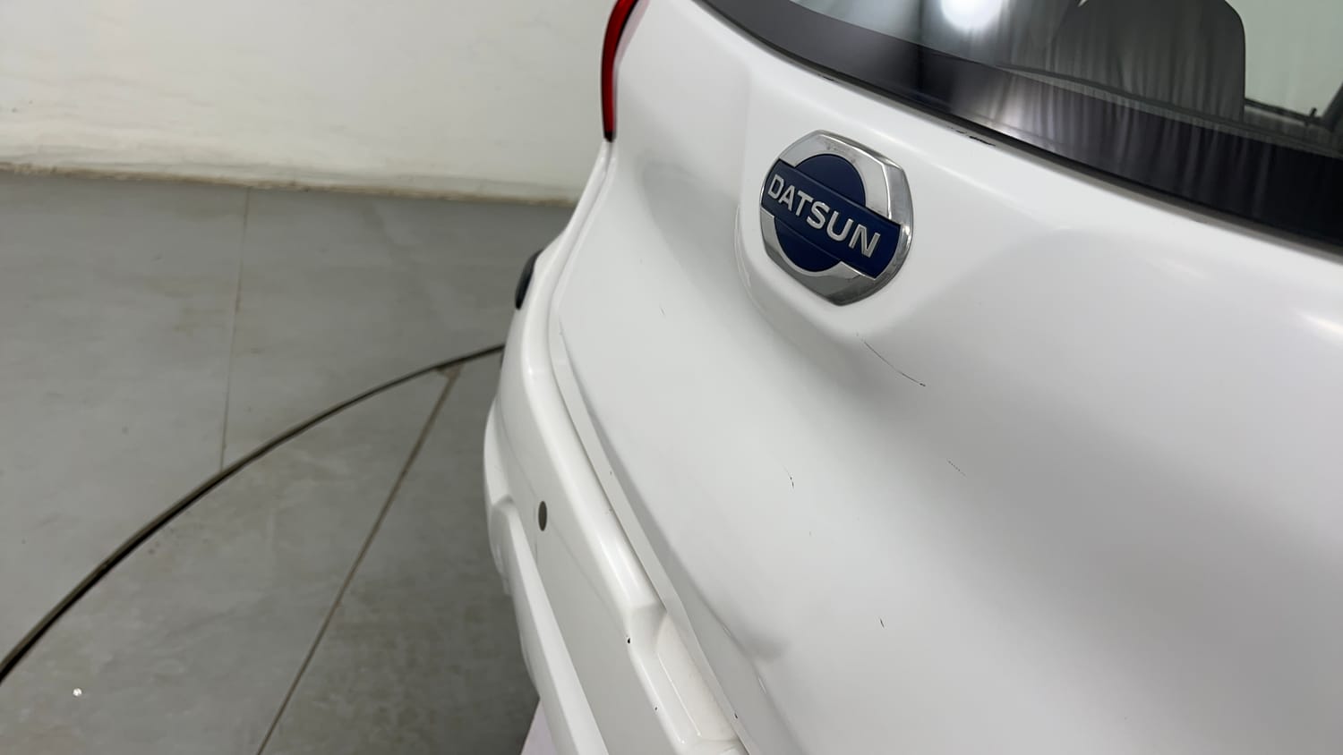 Used 2016 Datsun Redi-GO T (O) Petrol Manual dents MINOR DENT