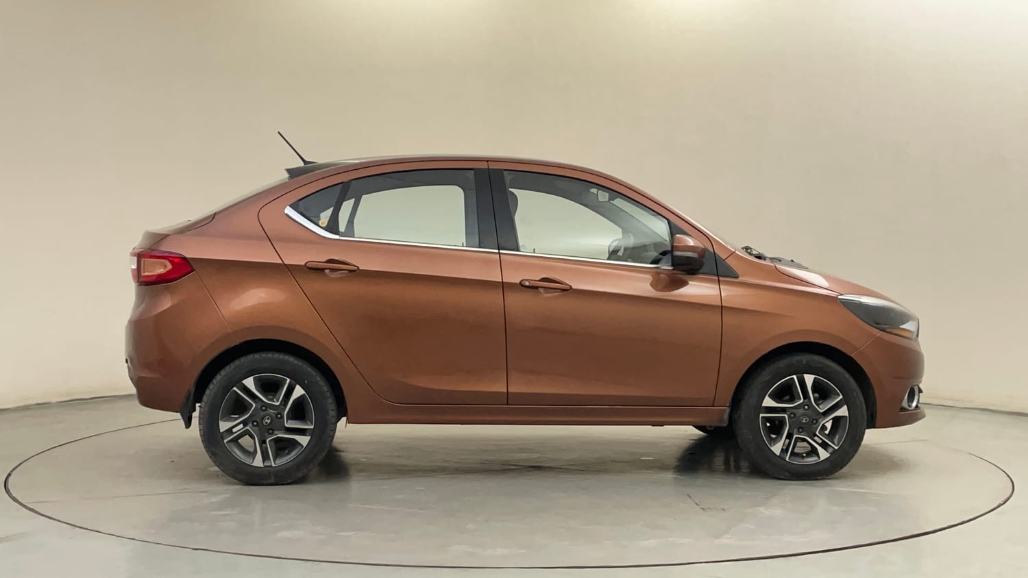 Used 2017 Tata Tigor Revotron XZ (O) Petrol Manual exterior RIGHT SIDE VIEW