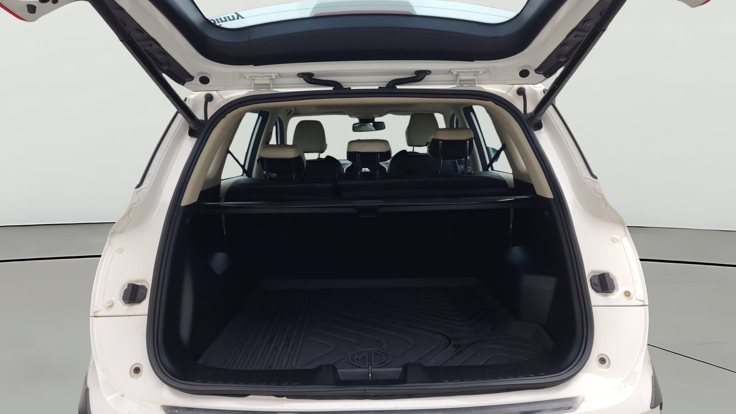 Used 2022 MG Motors Hector Sharp 1.5 Petrol CVT Petrol Automatic interior DICKY INSIDE VIEW