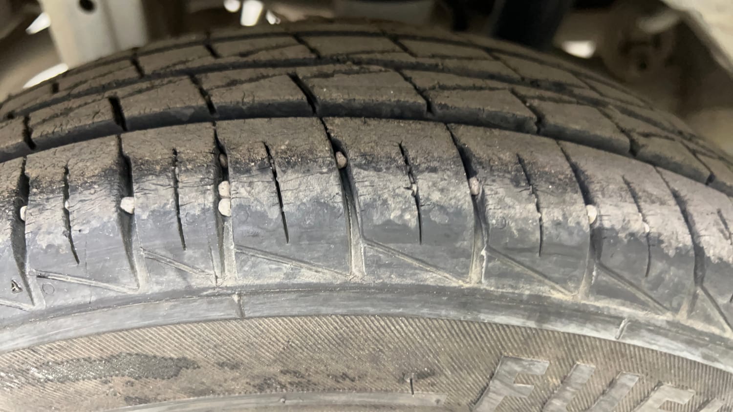 Used 2022 Maruti Suzuki Alto 800 LXi (O) Petrol Manual tyres RIGHT REAR TYRE TREAD VIEW