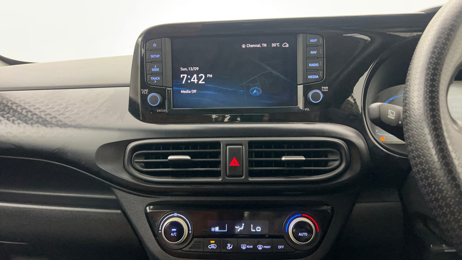 Used 2023 Hyundai Exter SX (O) Connect 1.2 MT Dual Tone Petrol Manual interior MUSIC SYSTEM & AC CONTROL VIEW