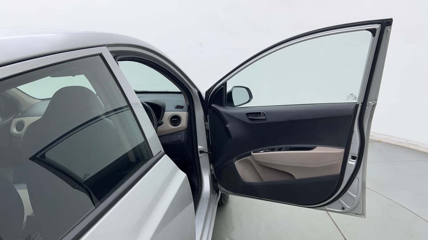 Used 2018 Hyundai Grand i10 Magna 1.2 Kappa VTVT Petrol Manual interior RIGHT FRONT DOOR OPEN VIEW
