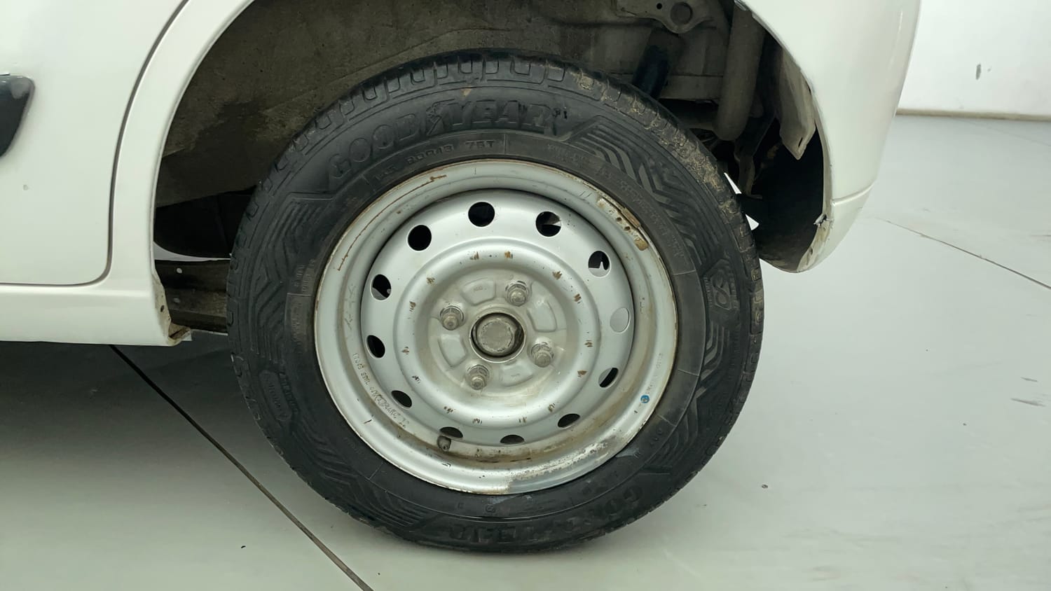 Used 2017 Maruti Suzuki Wagon R LXI CNG Cng Manual tyres LEFT REAR TYRE RIM VIEW