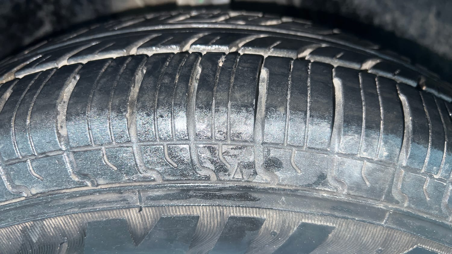 Used 2021 Tata Altroz XM Petrol Petrol Manual tyres RIGHT FRONT TYRE TREAD VIEW