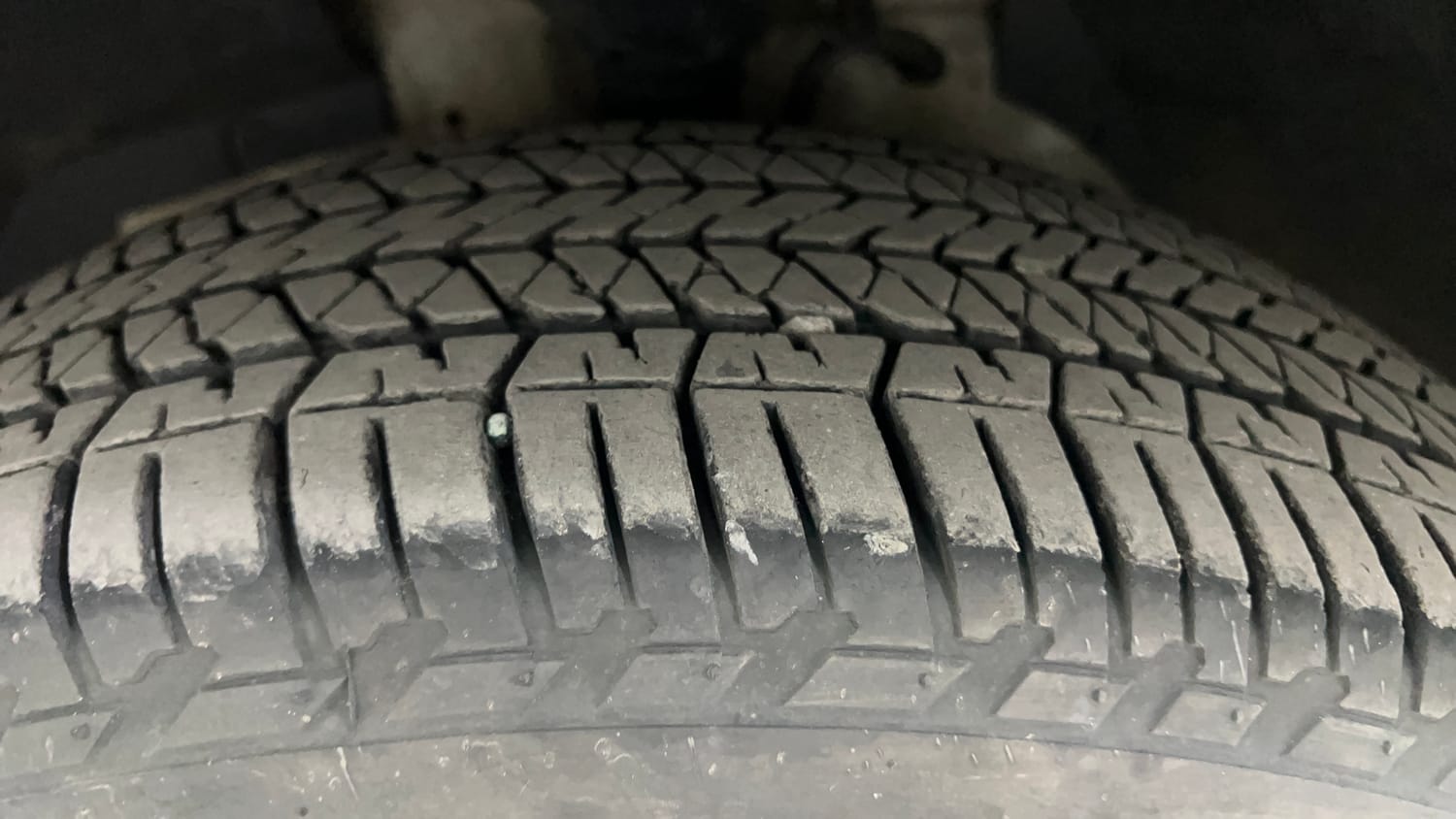 Used 2019 Mahindra XUV500 W9 Diesel Manual tyres LEFT FRONT TYRE TREAD VIEW