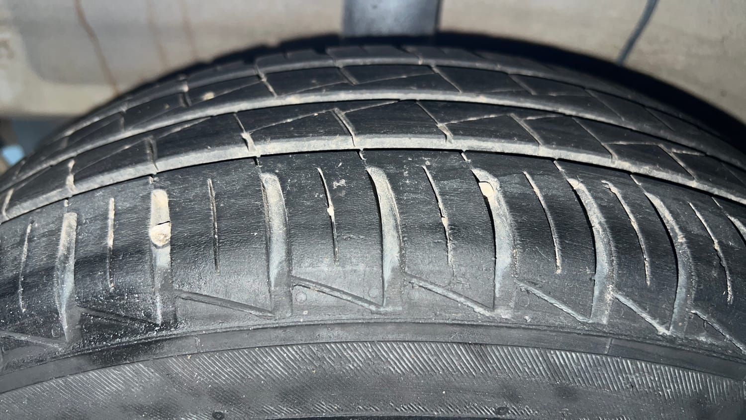 Used 2022 Hyundai Grand i10 Nios Sportz 1.2 Kappa VTVT CNG Cng Manual tyres RIGHT REAR TYRE TREAD VIEW