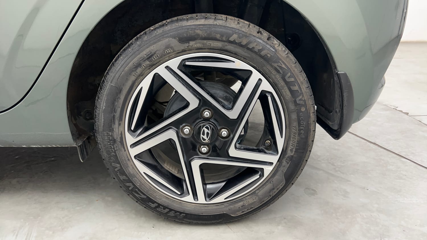Used 2025 Hyundai Grand i10 Nios Asta 1.2 Kappa AMT Petrol Automatic tyres LEFT REAR TYRE RIM VIEW