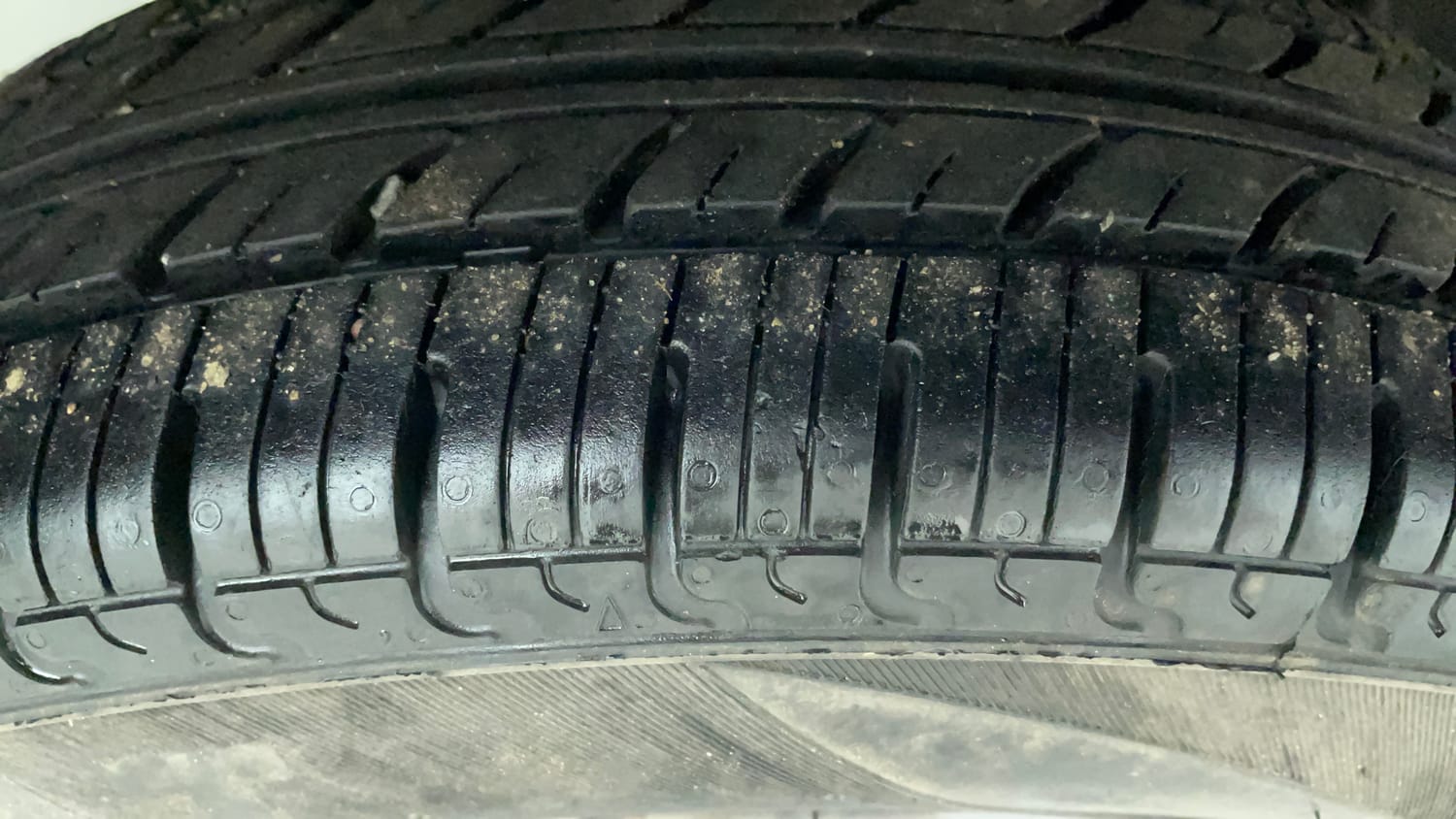 Used 2017 Renault Kwid 1.0 RXT Petrol Manual tyres RIGHT REAR TYRE TREAD VIEW