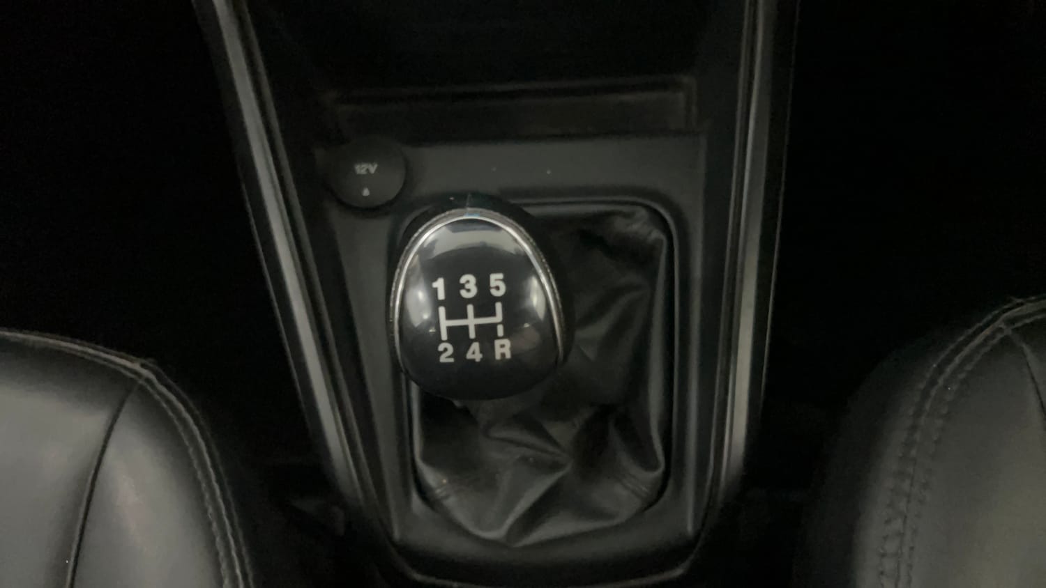 Used 2021 Ford EcoSport Trend 1.5L Ti-VCT Petrol Manual interior GEAR  KNOB VIEW
