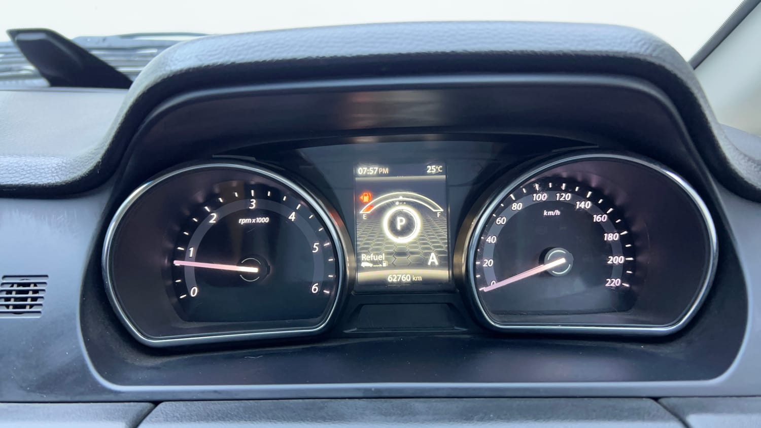 Used 2017 Tata Hexa XTA 4x2 7 STR Diesel Automatic interior CLUSTERMETER VIEW
