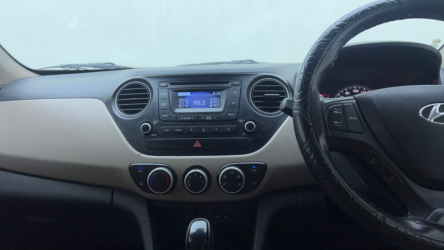 Used 2014 Hyundai Grand i10 Asta AT 1.2 Kappa VTVT Petrol Automatic top_features Integrated (in-dash) music system