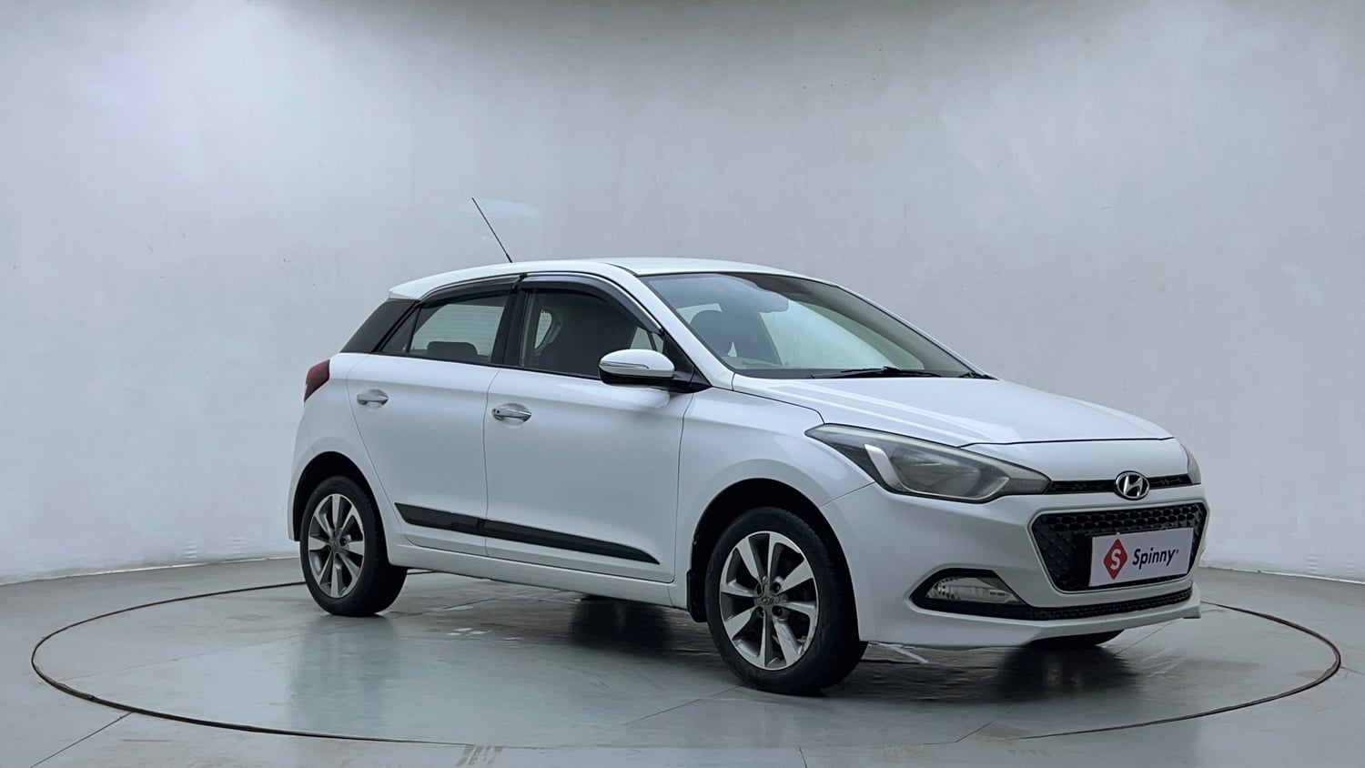 Used 2015 Hyundai Elite i20 Asta 1.2 Petrol Manual exterior RIGHT FRONT CORNER VIEW