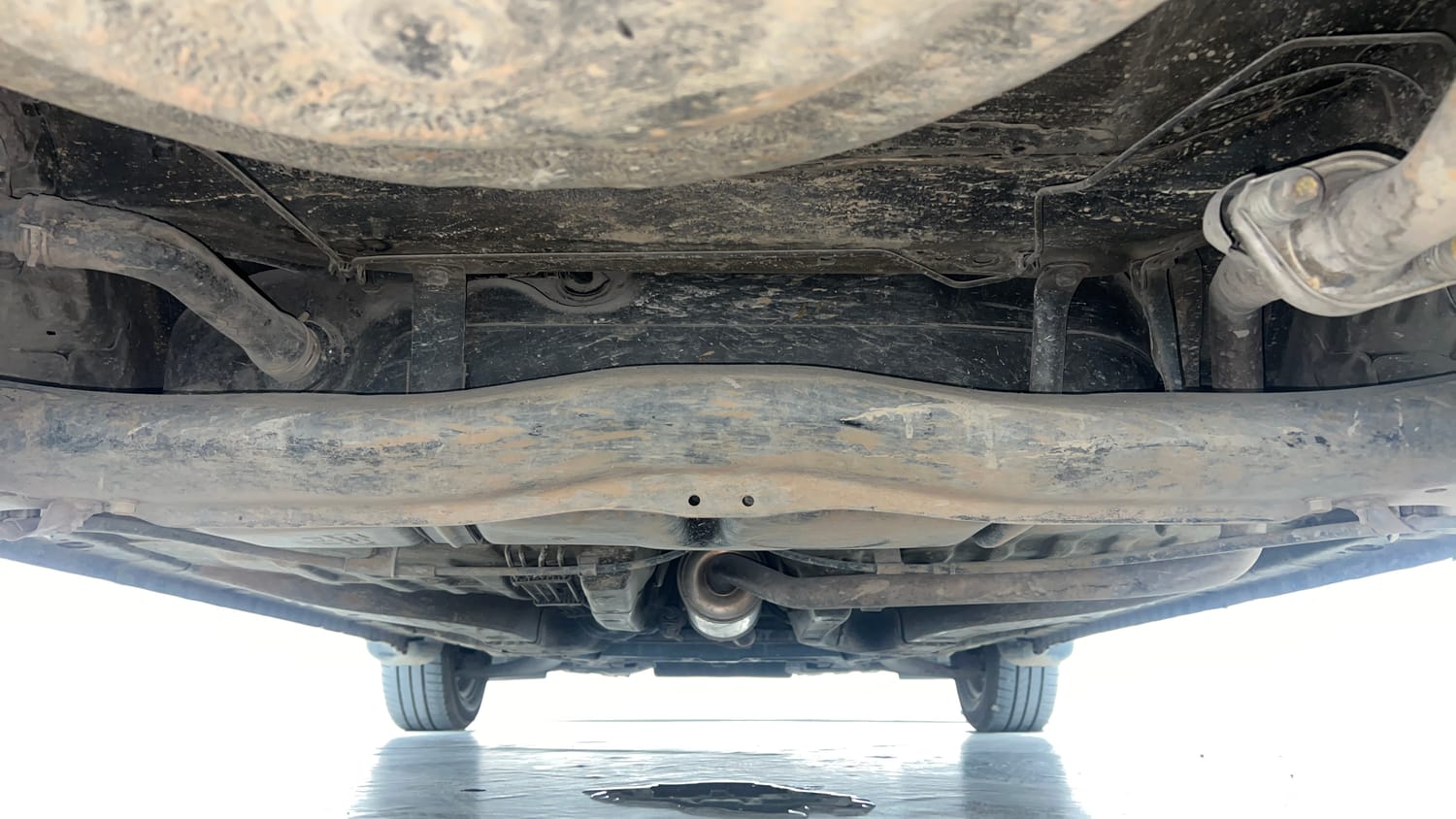 Used 2017 Honda Amaze 1.2 SX i-VTEC Petrol Manual extra REAR UNDERBODY VIEW (TAKEN FROM REAR)