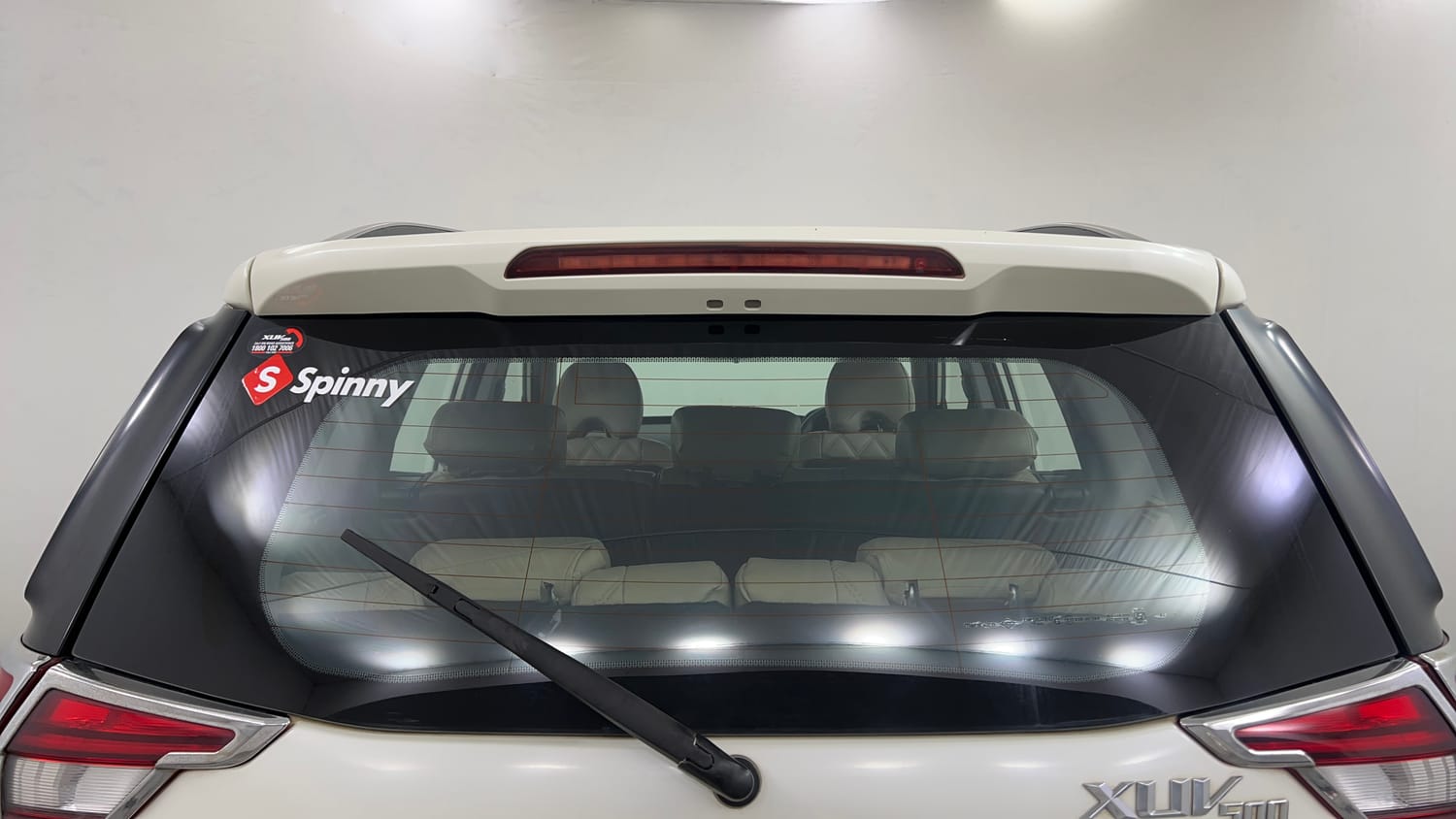 Used 2019 Mahindra XUV500 W9 Diesel Manual exterior BACK WINDSHIELD VIEW