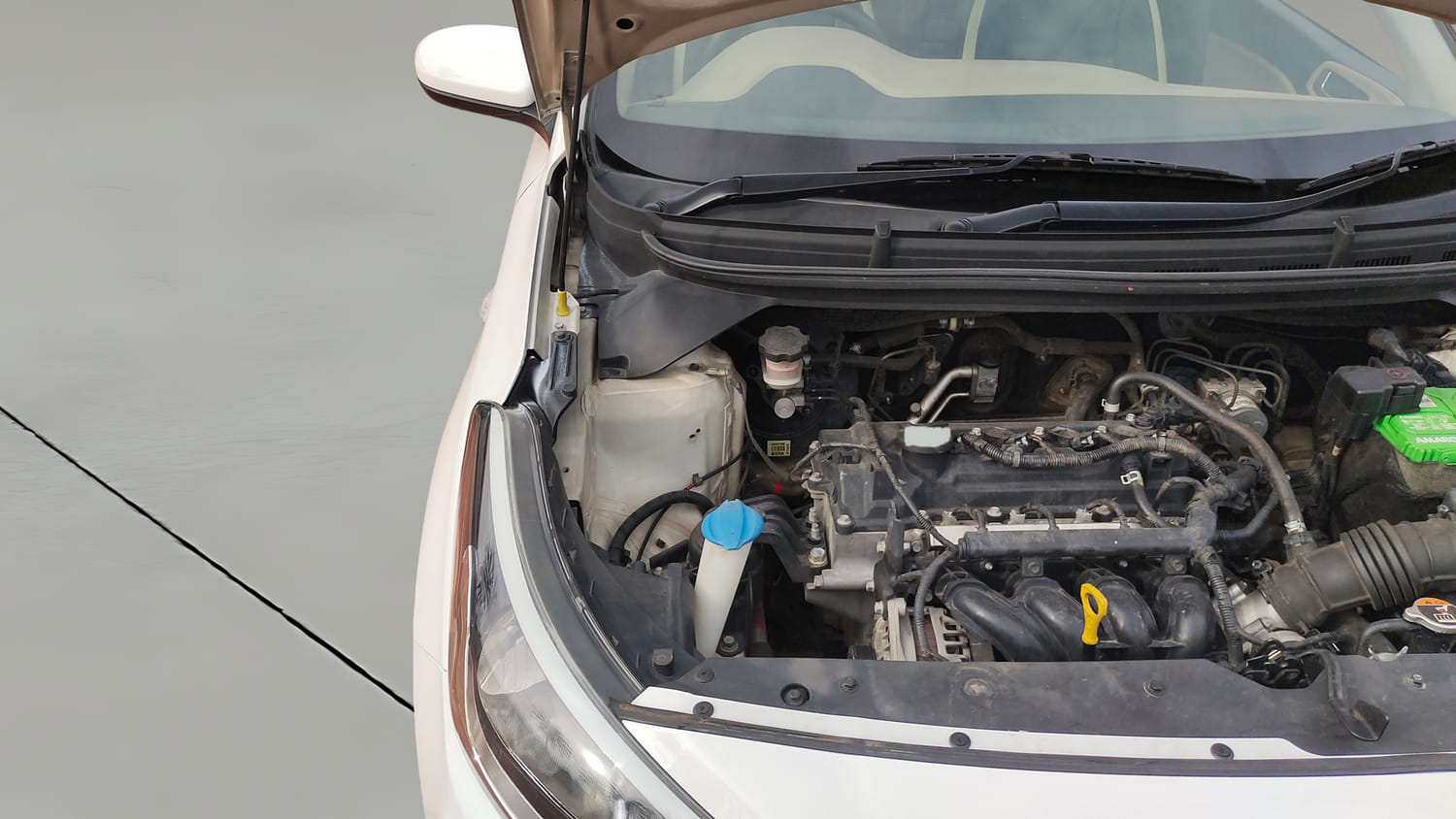 Used 2019 Hyundai Elite i20 Magna Plus 1.2 Petrol Manual engine ENGINE RIGHT SIDE HINGE & APRON VIEW