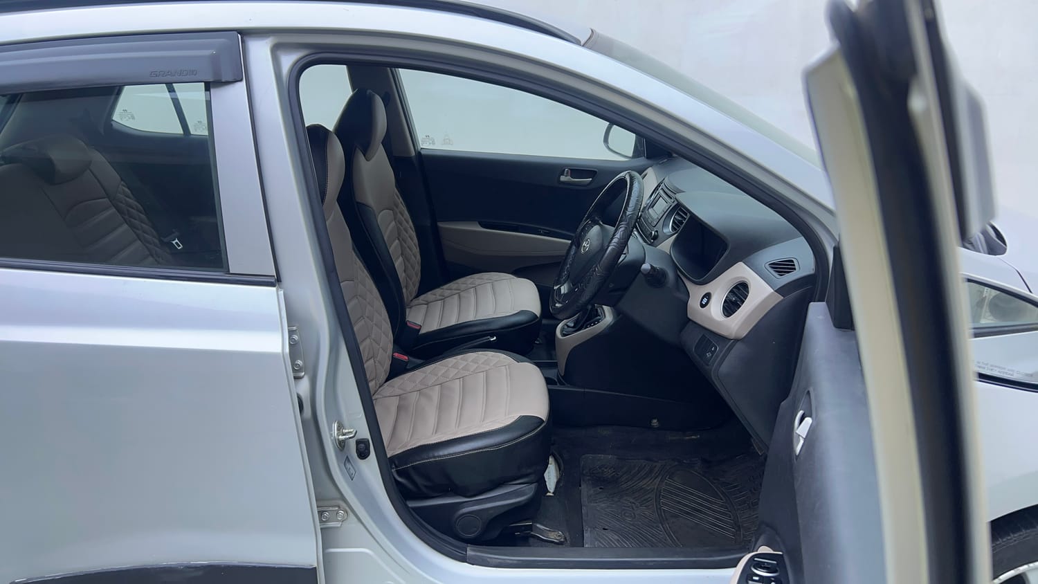 Used 2014 Hyundai Grand i10 Asta AT 1.2 Kappa VTVT Petrol Automatic interior RIGHT SIDE FRONT DOOR CABIN VIEW