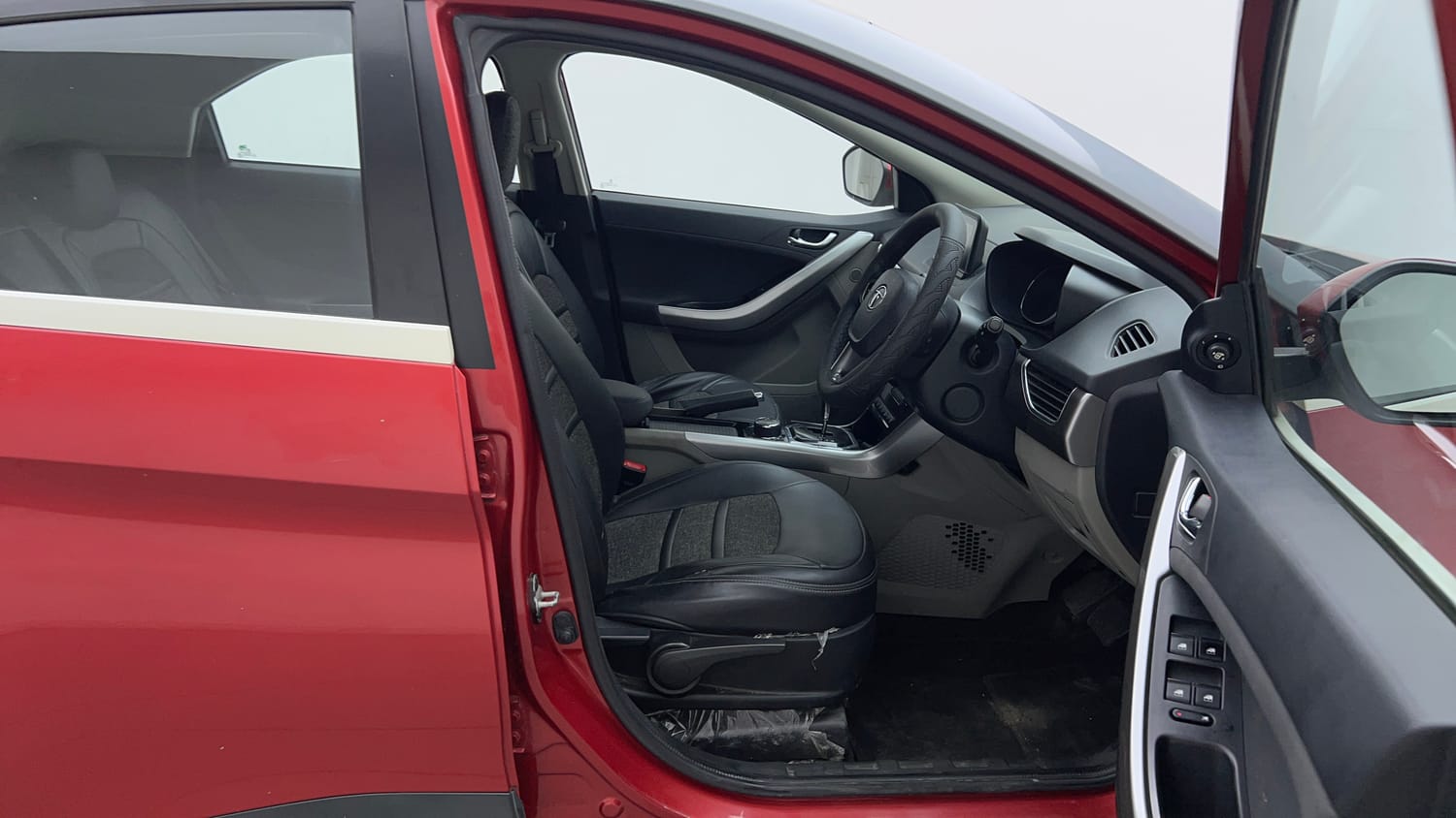 Used 2018 Tata Nexon XZA Plus Petrol Dual Tone Petrol Automatic interior RIGHT SIDE FRONT DOOR CABIN VIEW