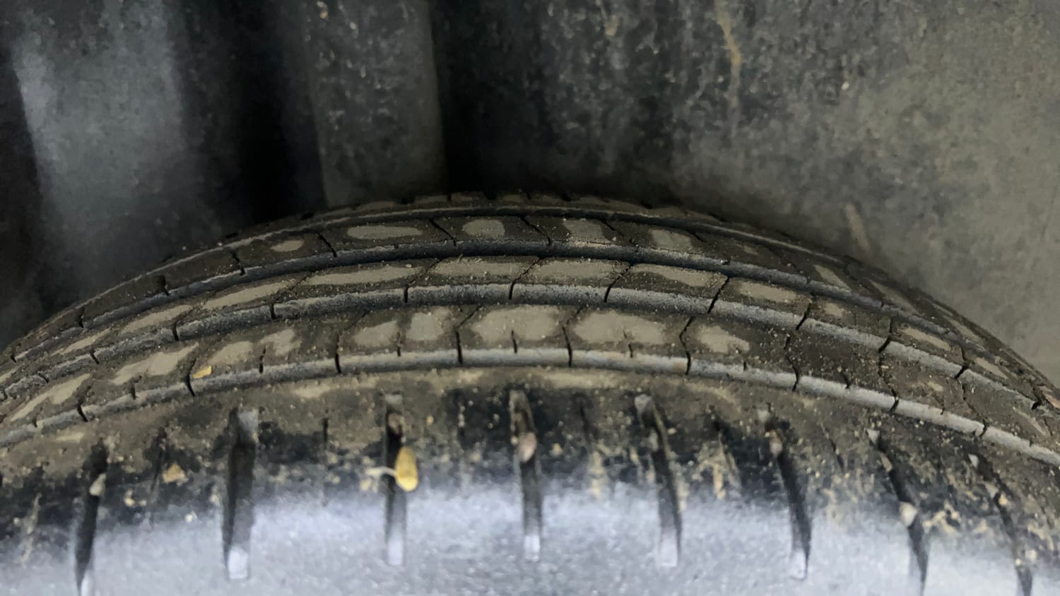 Used 2017 Volkswagen Polo Comfortline 1.5L (D) Diesel Manual tyres RIGHT REAR TYRE TREAD VIEW