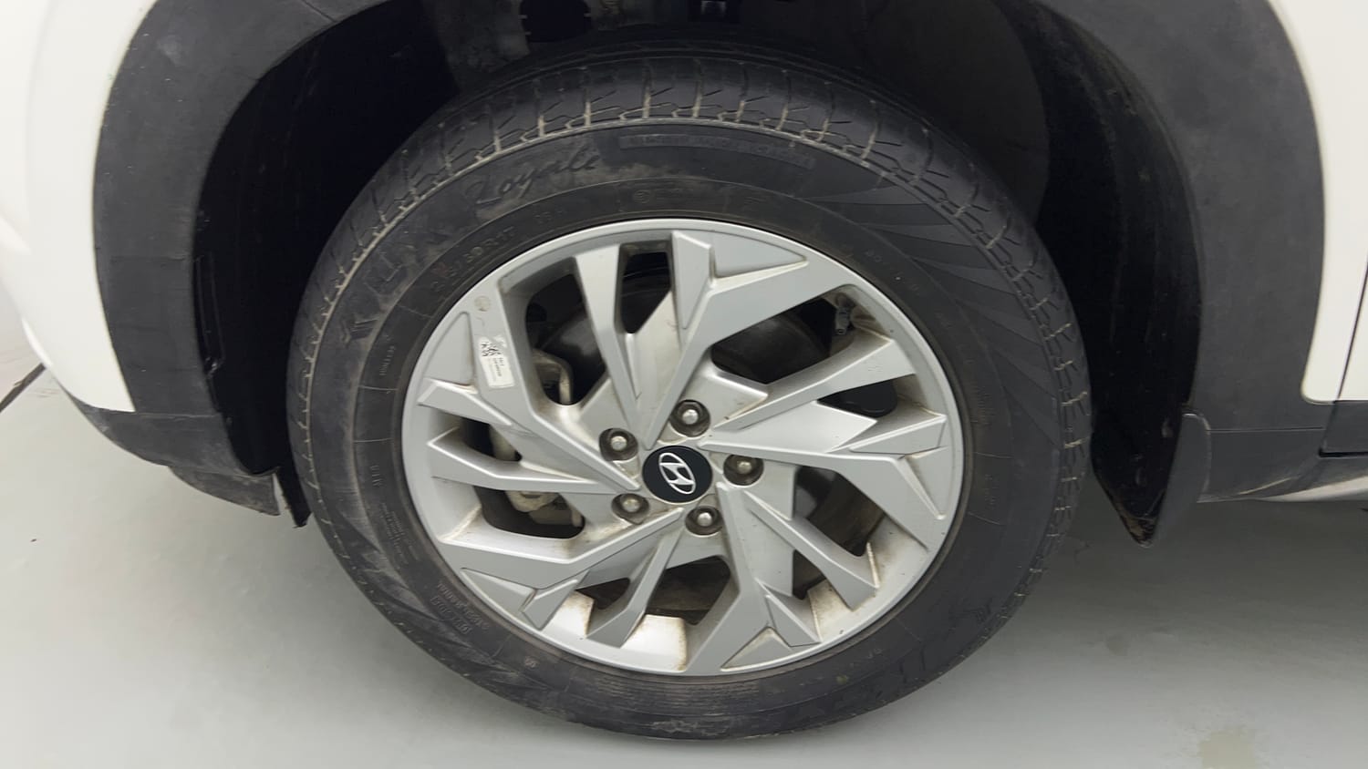 Used 2023 Hyundai Creta SX 1.5 Petrol Petrol Manual tyres LEFT FRONT TYRE RIM VIEW