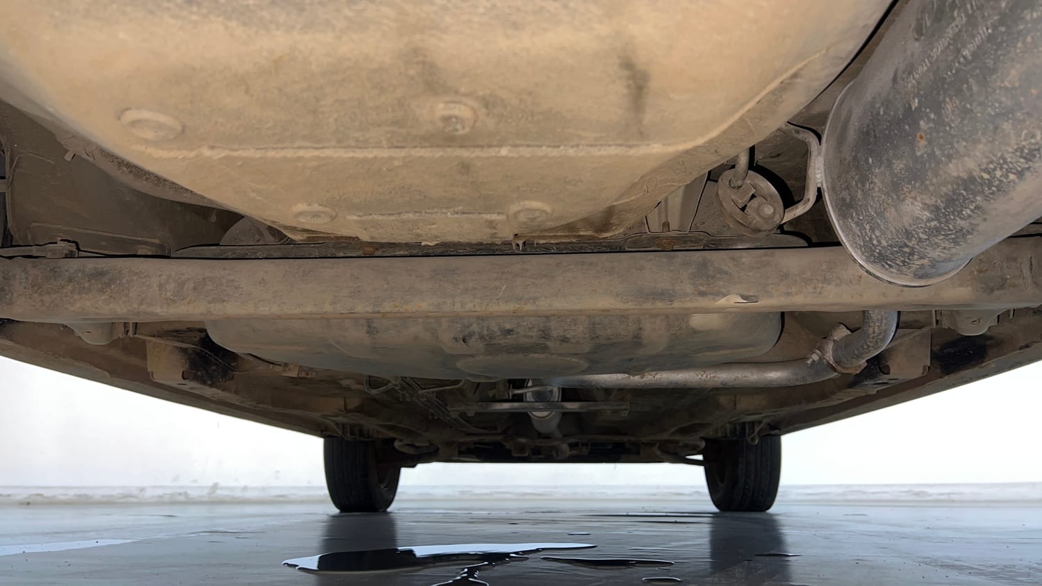 Used 2017 Tata Tiago Revotron XT Petrol Manual extra REAR UNDERBODY VIEW (TAKEN FROM REAR)