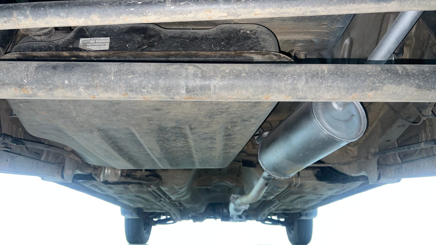 Used 2015 Maruti Suzuki Alto 800 Lxi Petrol Manual extra REAR UNDERBODY VIEW (TAKEN FROM REAR)