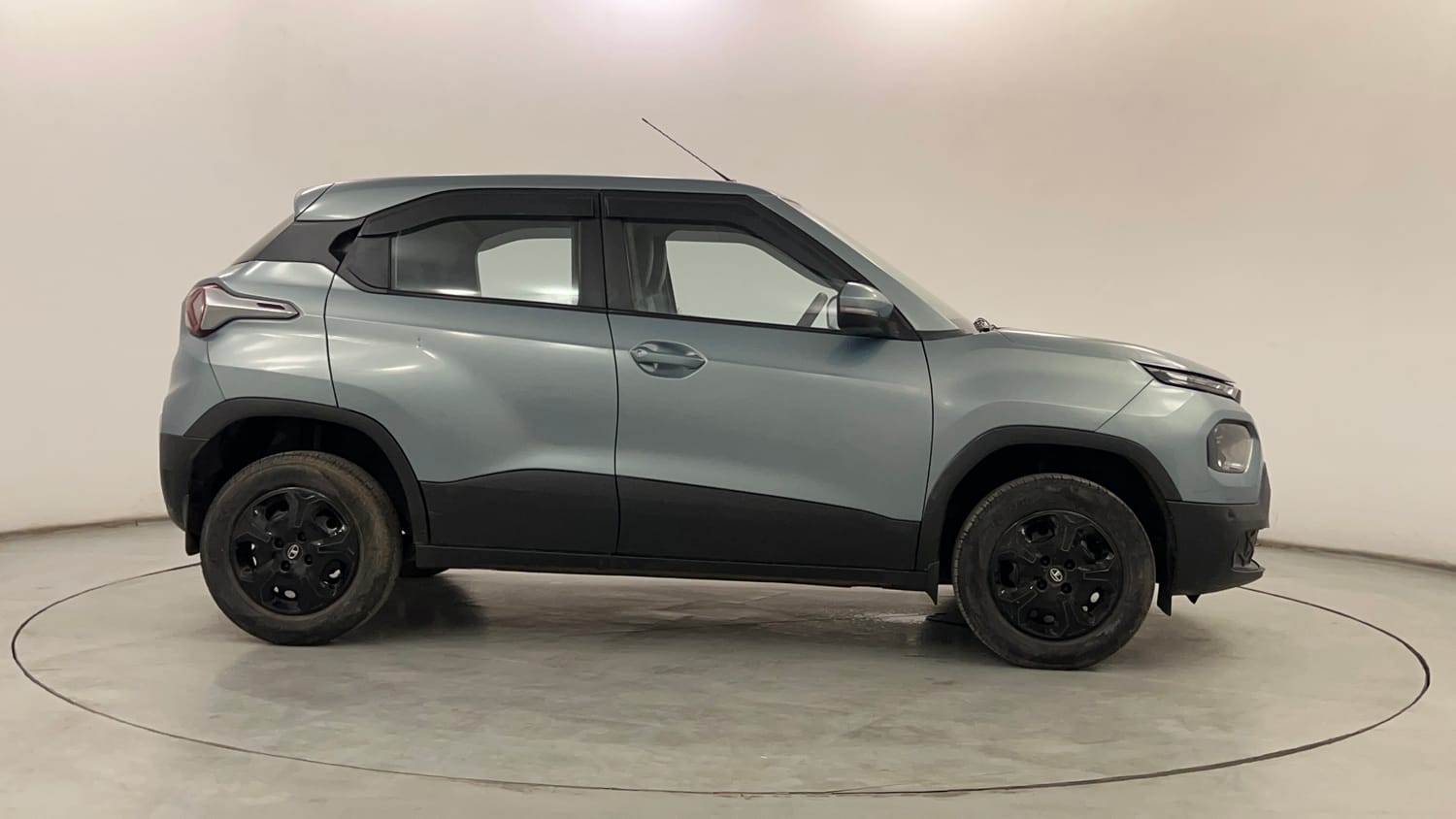 Used 2022 Tata Punch Adventure Rhythm Pack MT Petrol Manual exterior RIGHT SIDE VIEW