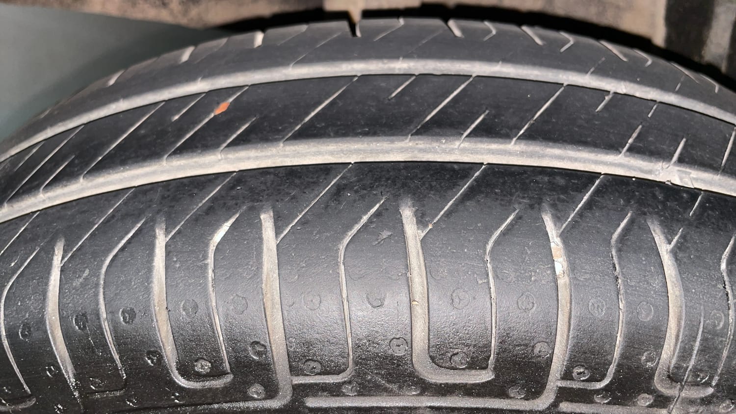 Used 2016 Renault Kwid RXT Petrol Manual tyres RIGHT REAR TYRE TREAD VIEW