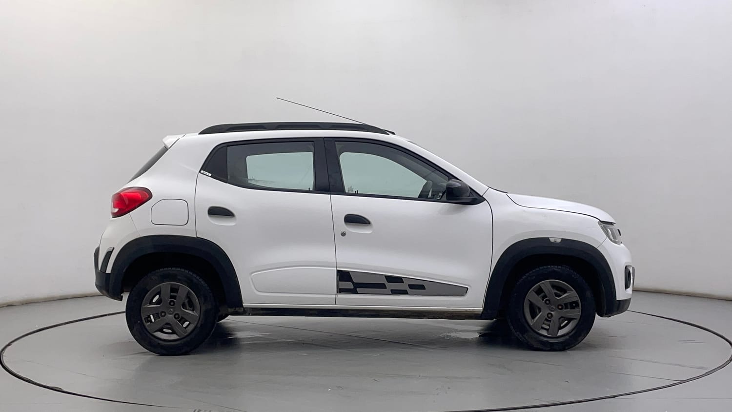 Used 2017 Renault Kwid 1.0 RXT Petrol Manual exterior RIGHT SIDE VIEW