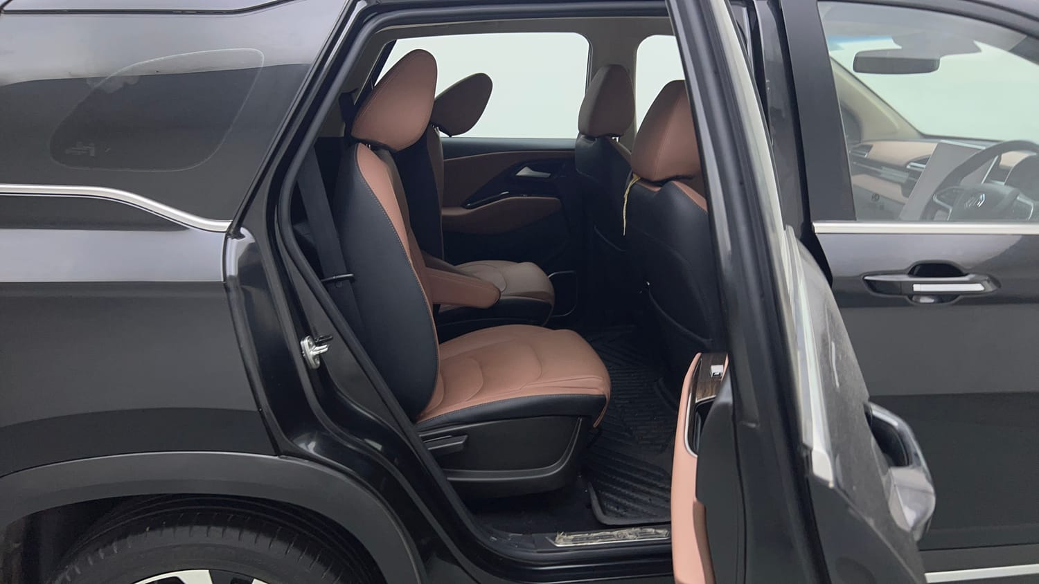 Used 2023 MG Motors Hector Plus Savvy Pro 1.5 Turbo Petrol CVT 6 STR Petrol Automatic interior RIGHT SIDE REAR DOOR CABIN VIEW