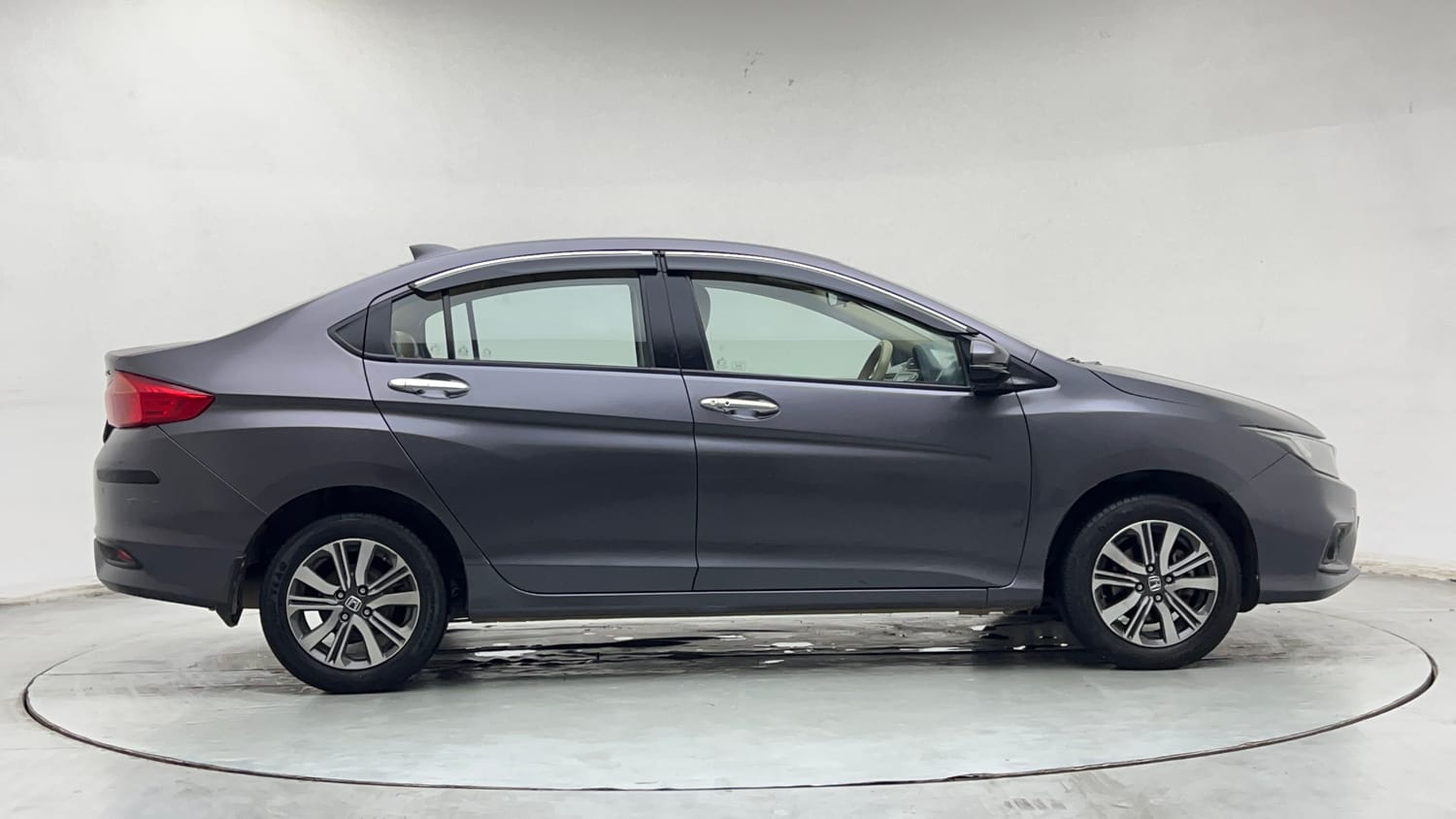 Used 2022 Honda City 4th Generation V Petrol Petrol Manual exterior RIGHT SIDE VIEW