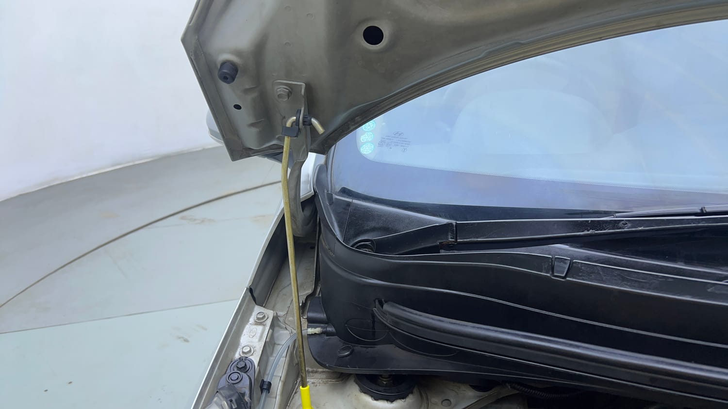 Used 2014 Hyundai Grand i10 Asta AT 1.2 Kappa VTVT Petrol Automatic engine ENGINE RIGHT SIDE HINGE & APRON VIEW